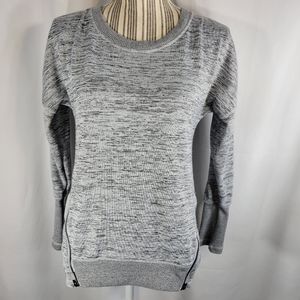 90 Degrees Heathered Grey Long Sleeve Athletic Top Size Small